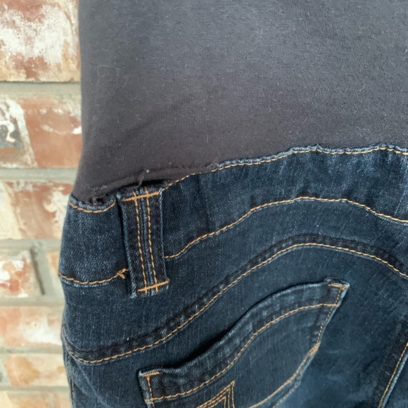 Thyme Maternity Capris - Dark Wash Jeans - Sz Med - Picture 3 of 8